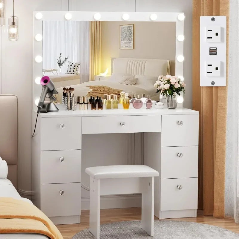 High quality Lighted Mirror Vanity with Power Outlet