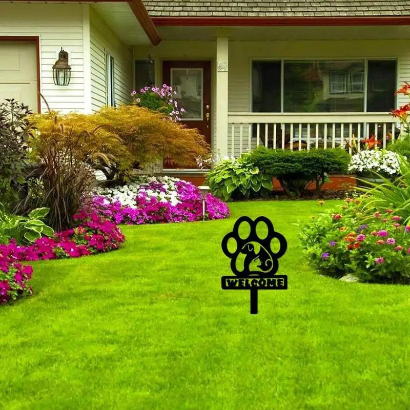 Metal Stake Garden Decor Outdoor Decorations Metal Yard Art Dog Footprint Lawn Ornaments Sturdy Cute Garden Statues Animal